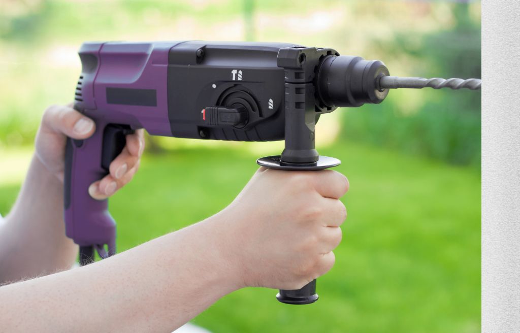 Młotowiertarka bez tajemnic, czyli jak wybrać odpowiedni model zdj. 1