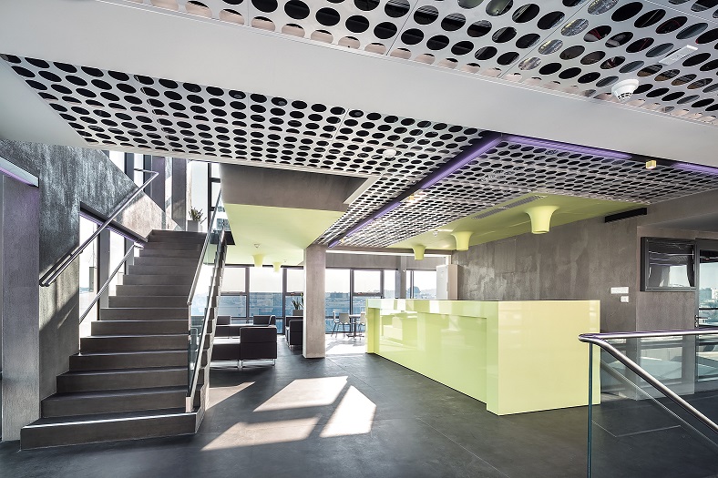 Metalowy sufit z charakterem zdj. 12