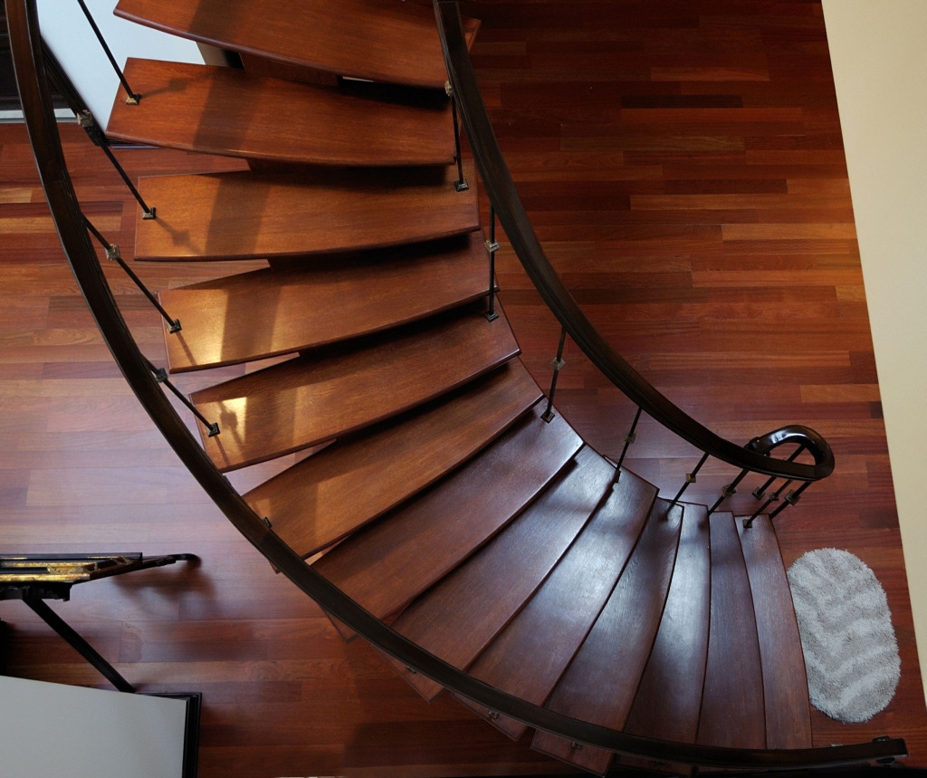 VIDARON Renowacja drewnianych schodów